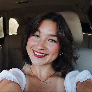 Meet your Posher, Casey